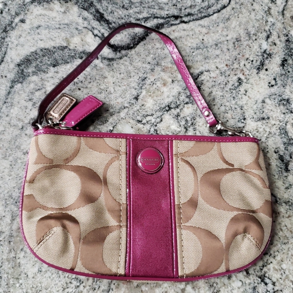 Coach Large Signature Wristlet - Picture 5 of 16